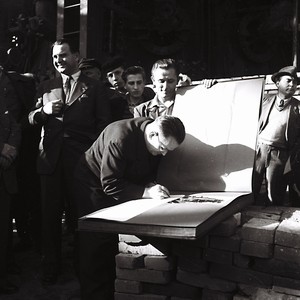 Říjen 1952