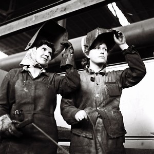 1952 Svářečky v závodě č.15