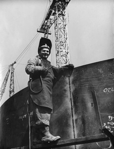 30. 4. 1958 František Janík u vysoké pece č. 3