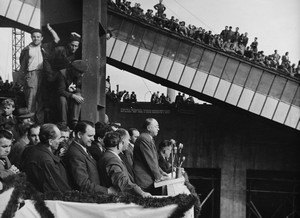 1.10.1952 ZAPÁLENÍ VYSOKÉ PECE Č.2 PŘEDSEDA ÚRO G.KLIMENT